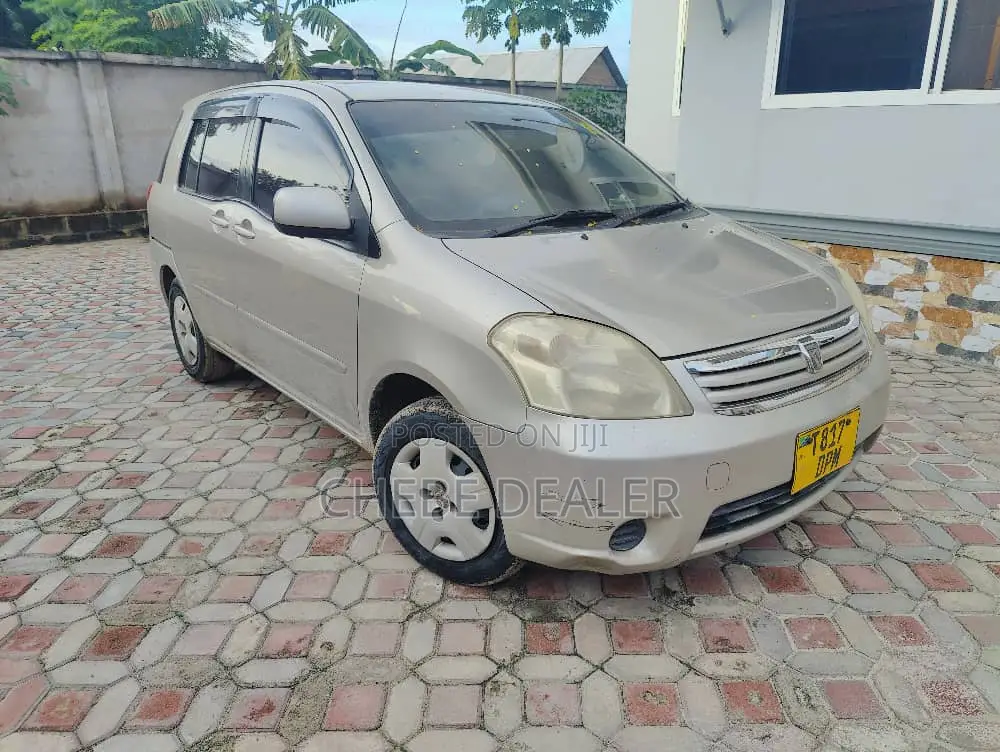 Toyota Raum 2005 Beige