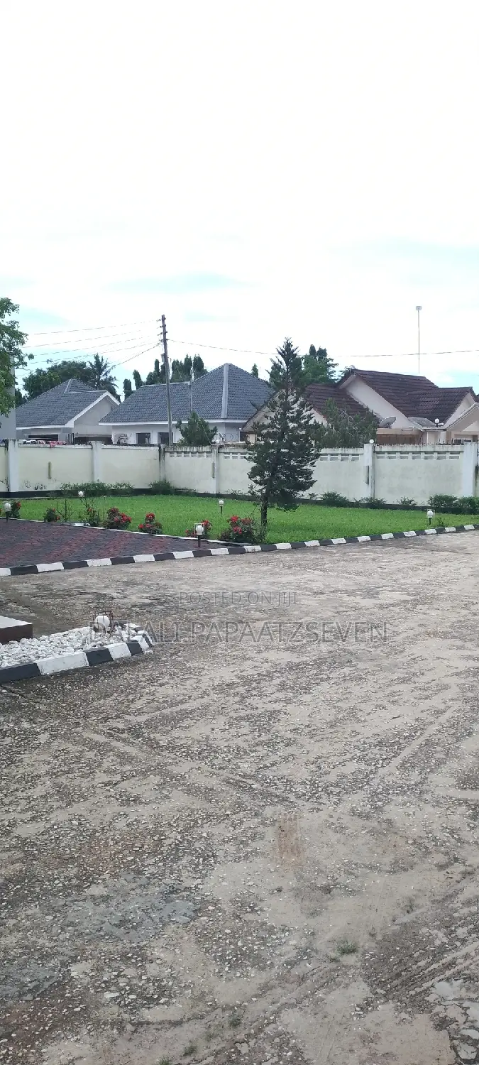 1bdrm Apartment in Dalalipapaatzseven, Mbezi Beach for rent
