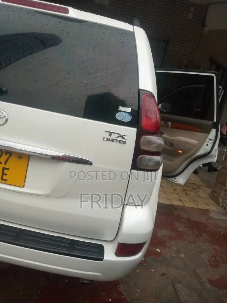 Toyota Land Cruiser Prado 2007 White