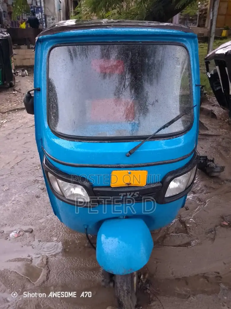 TVS Zeppelin 220 2022 Blue