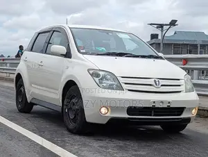 Toyota IST 2004 White