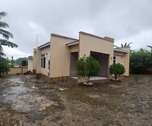3bdrm House in Dalalipapaatzseven, Kinondoni for sale