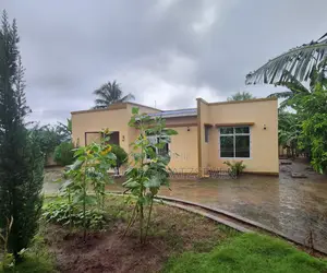 3bdrm House in Dalalipapaatzseven, Kinondoni for sale