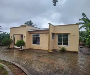 3bdrm House in Dalalipapaatzseven, Kinondoni for sale