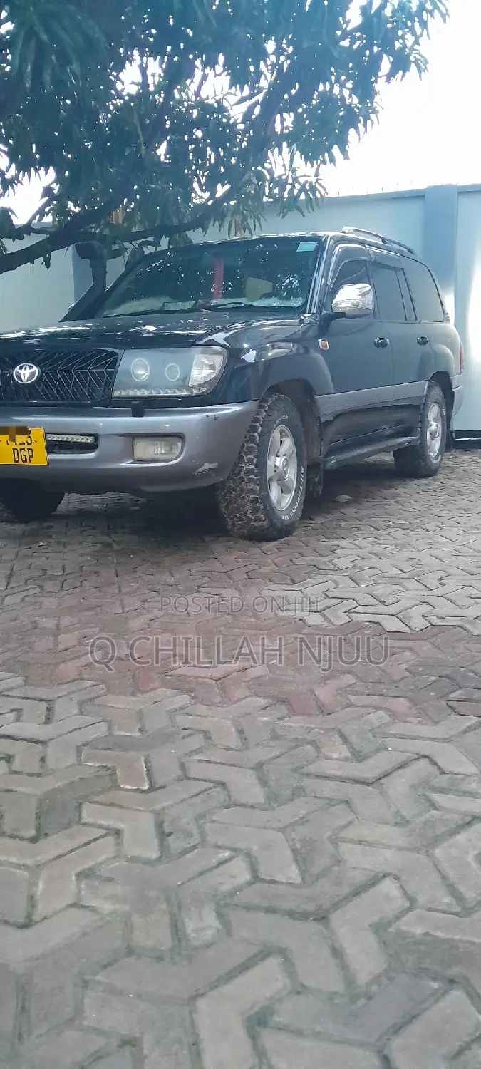 Toyota Land Cruiser 2002 Black