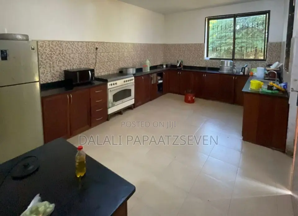 6bdrm House in Dalalipapaatzseven, Bunju for sale