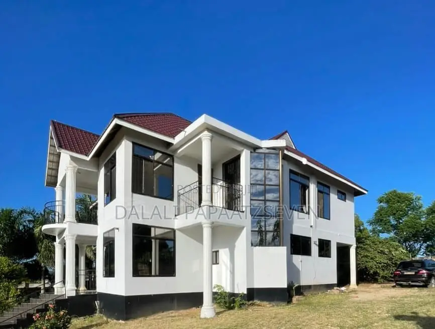 6bdrm House in Dalalipapaatzseven, Bunju for sale
