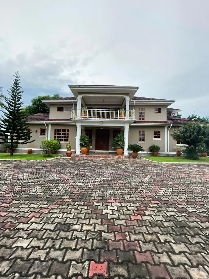 5bdrm House in Dalalipapaatzseven, Bunju for sale