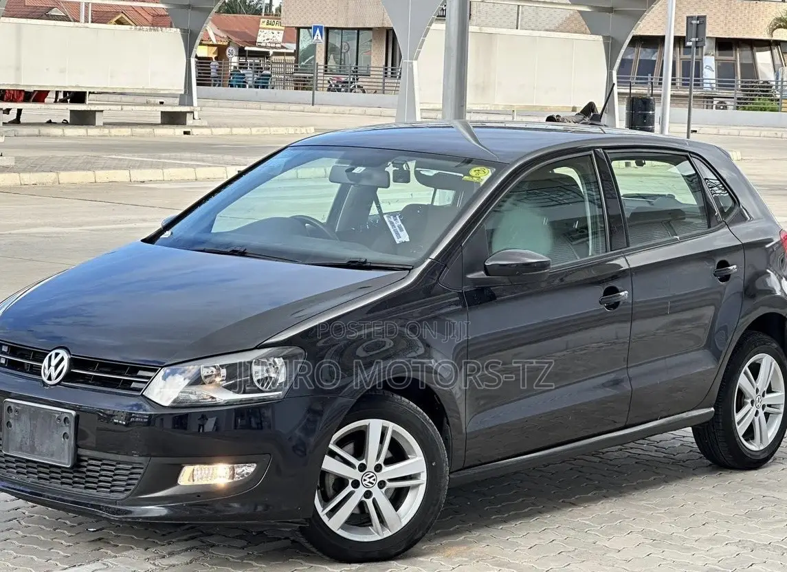 Volkswagen Polo 2014 Black