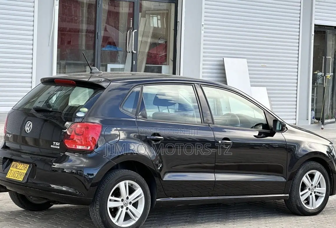 Volkswagen Polo 2014 Black