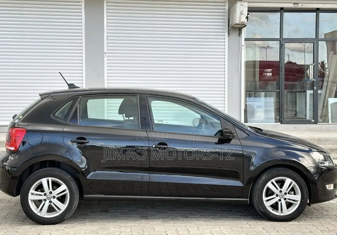 Volkswagen Polo 2014 Black