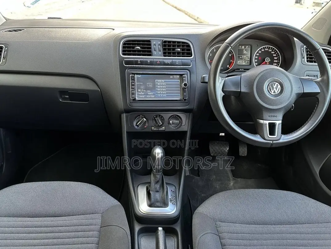 Volkswagen Polo 2014 Black