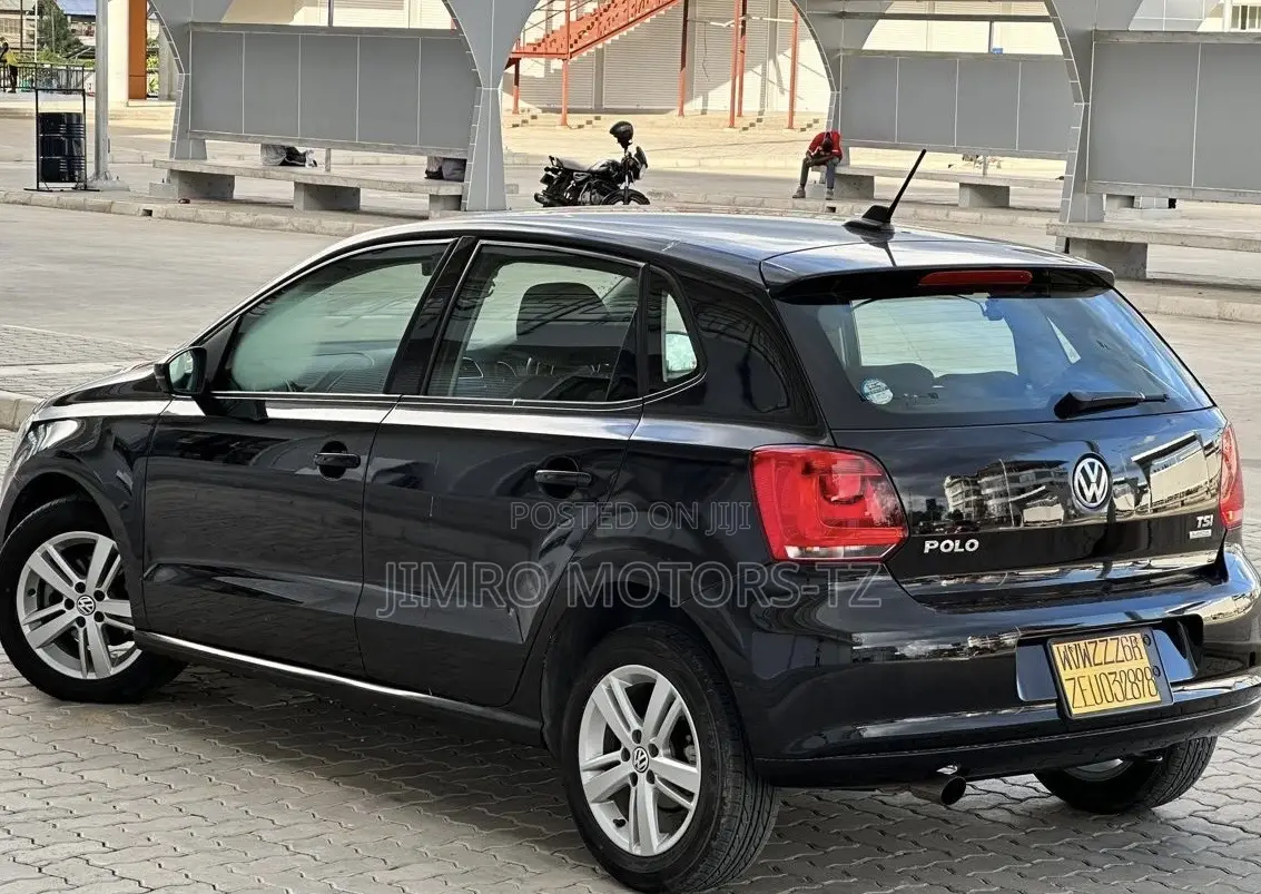 Volkswagen Polo 2014 Black