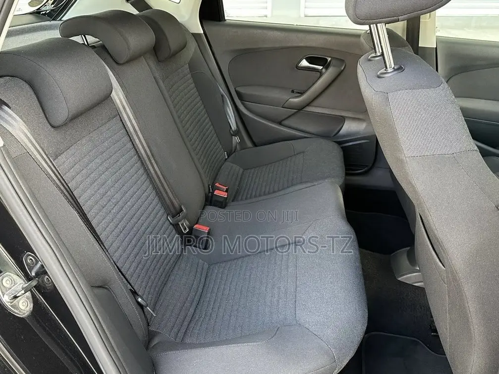 Volkswagen Polo 2014 Black