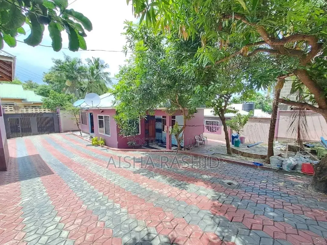 2bdrm Apartment in Kimara for rent