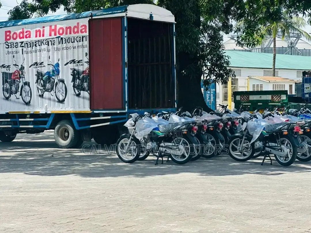 New Honda CB 2023 Red