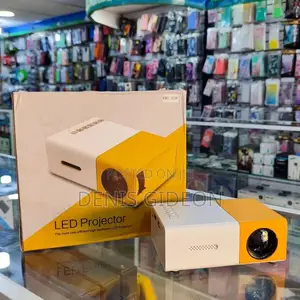 Y300 Le Projector Min