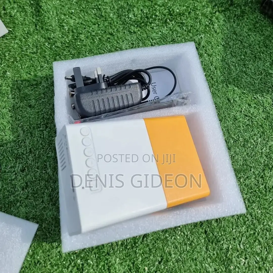 Y300 Le Projector Min