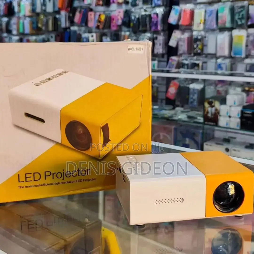 Y300 Le Projector Min