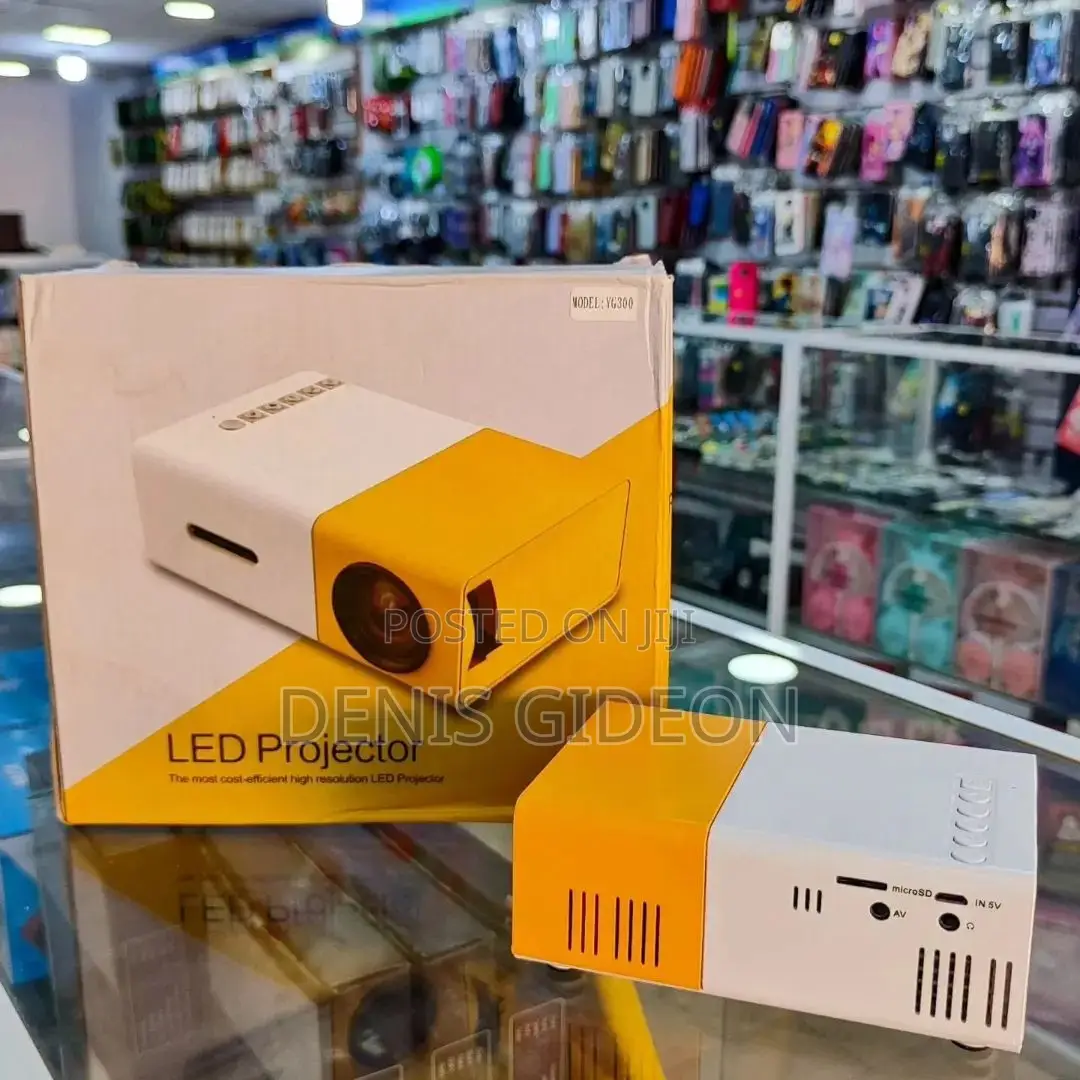 Y300 Le Projector Min