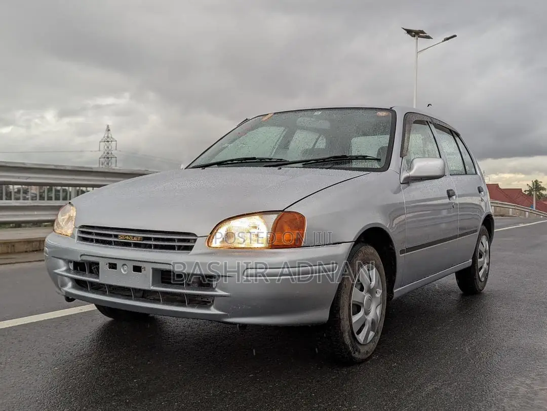 Toyota Starlet 1996 Silver