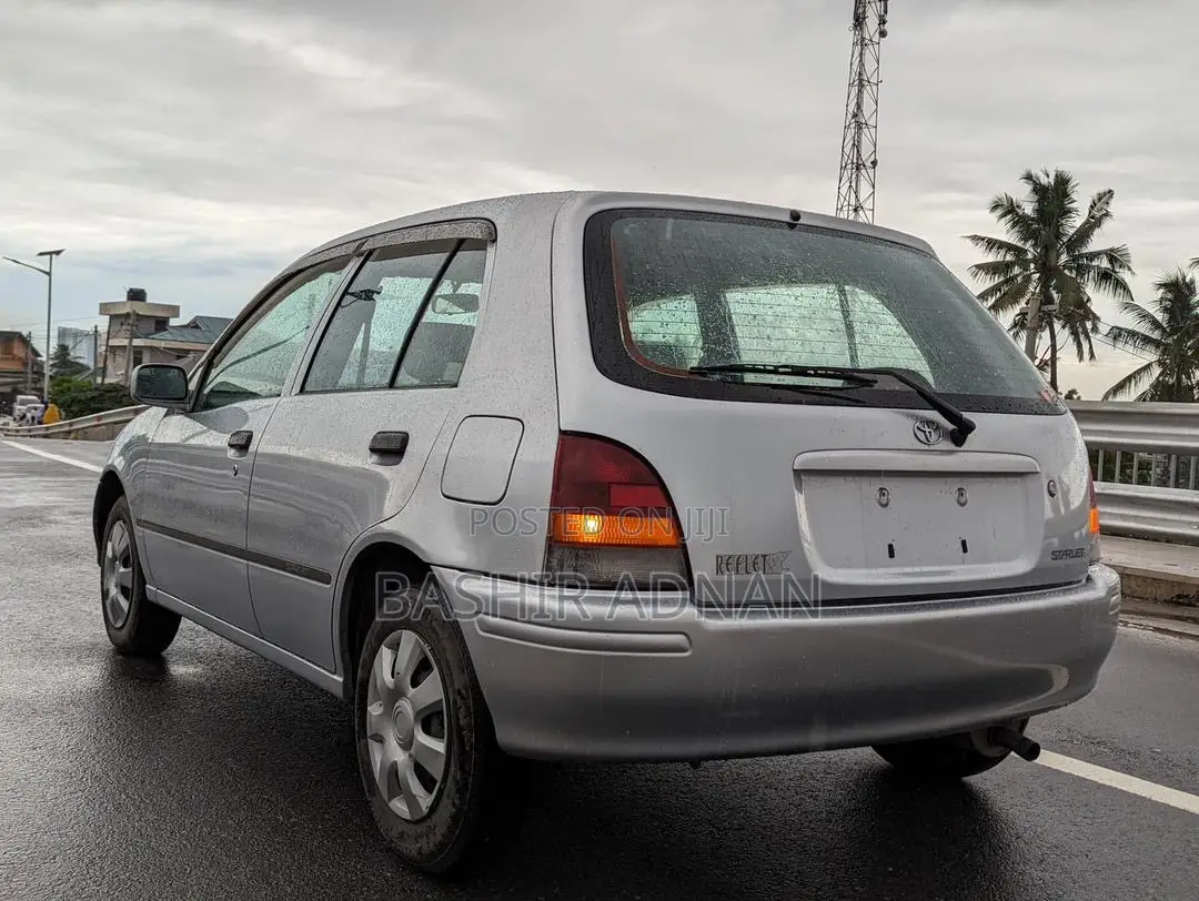 Toyota Starlet 1996 Silver