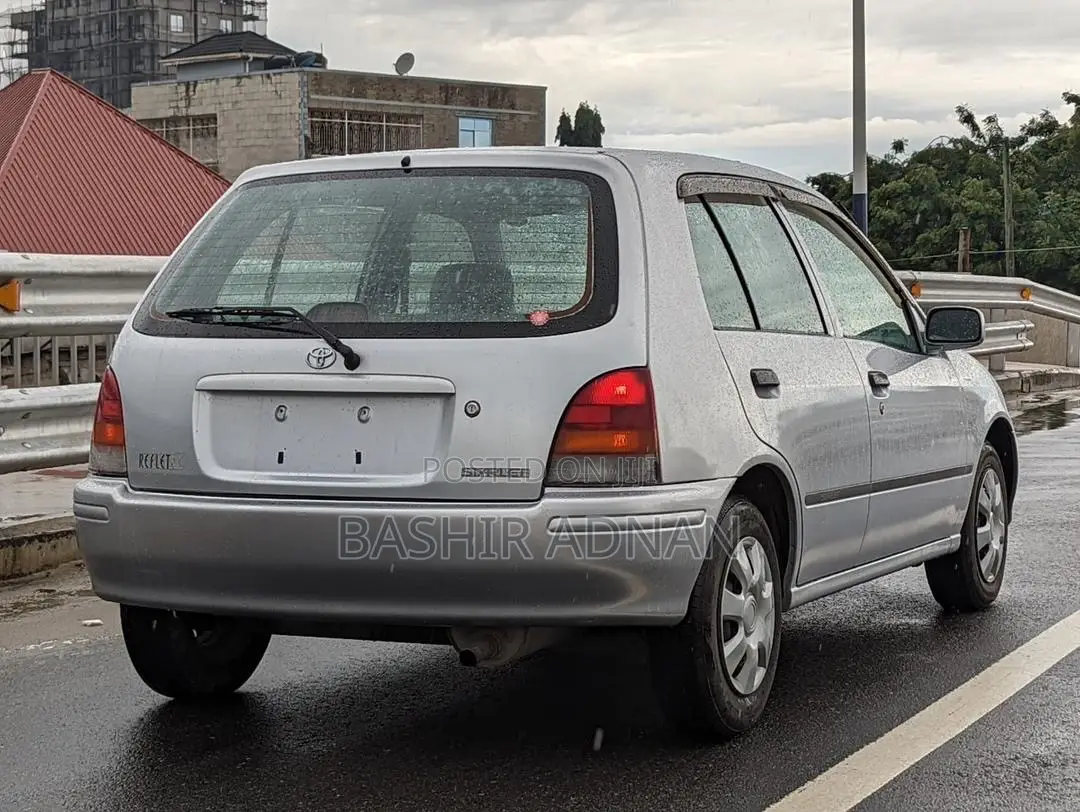 Toyota Starlet 1996 Silver