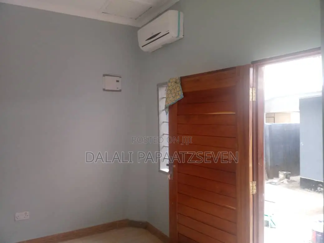 1bdrm Apartment in Dalalipapaatzseven, Kariakoo for rent