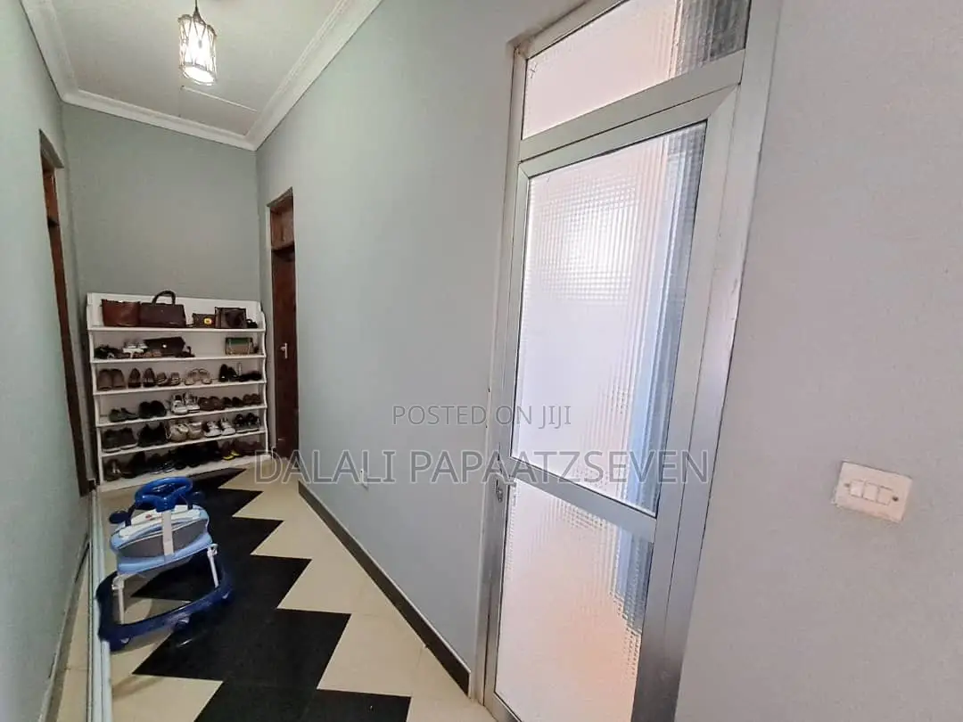 2bdrm Apartment in Dalalipapaatzseven, Kimara for rent