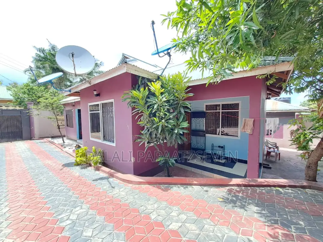 2bdrm Apartment in Dalalipapaatzseven, Kimara for rent