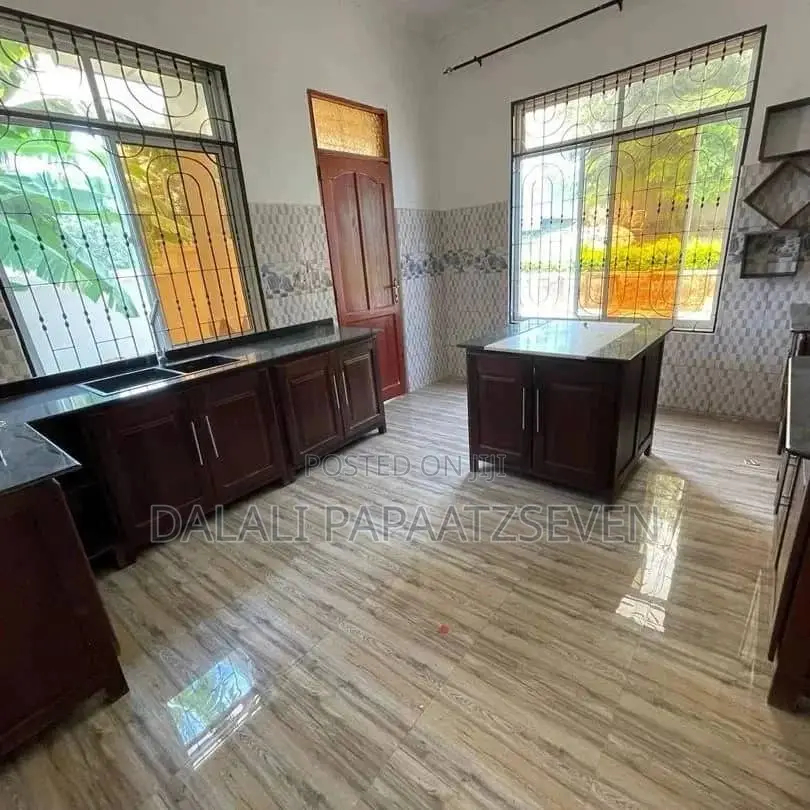 3bdrm House in Dalalipapaatzseven, Kinondoni for rent