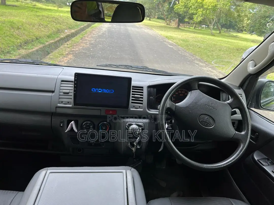 Toyota HiAce 2006 Black