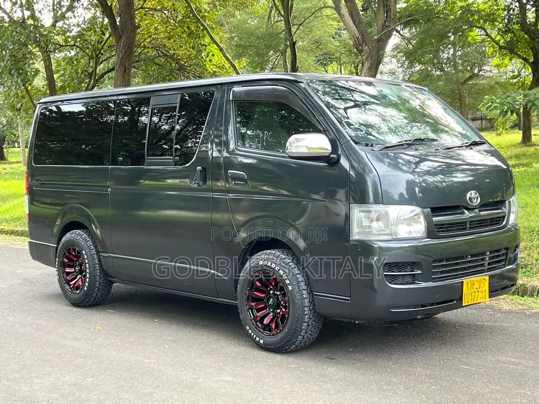 Toyota HiAce 2006 Black