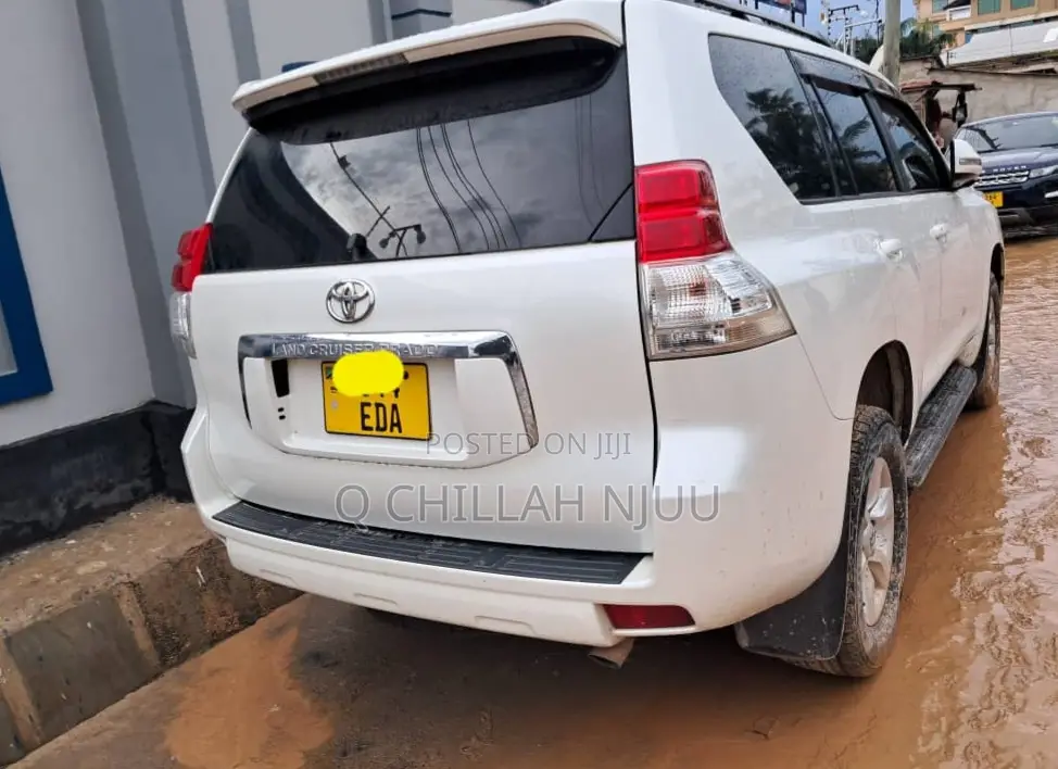 Toyota Land Cruiser Prado 2013 White