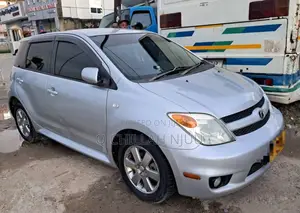 Toyota IST 2006 Silver