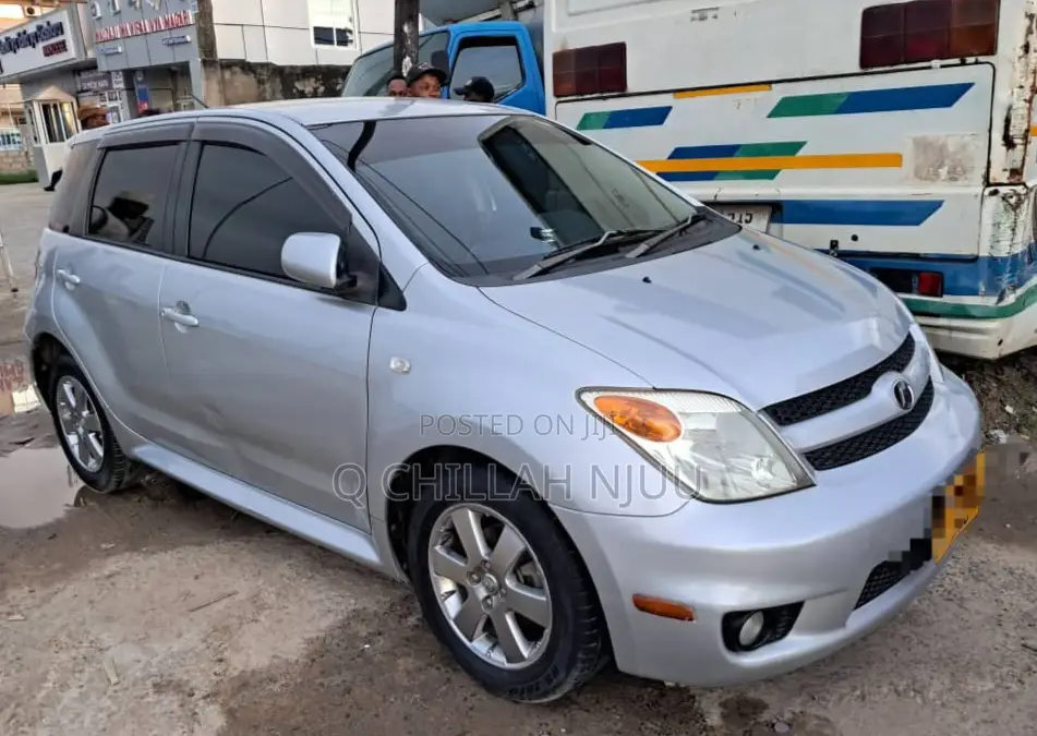 Toyota IST 2006 Silver