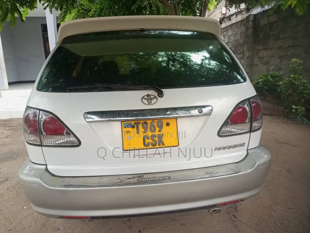 Toyota Harrier 2001 White