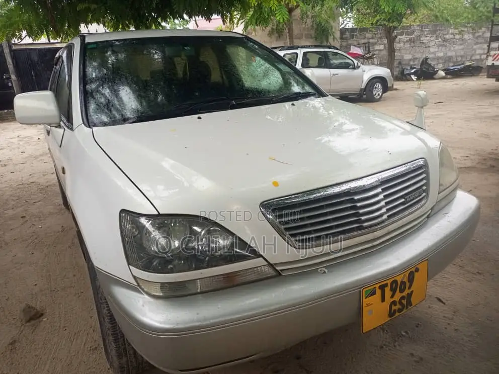 Toyota Harrier 2001 White