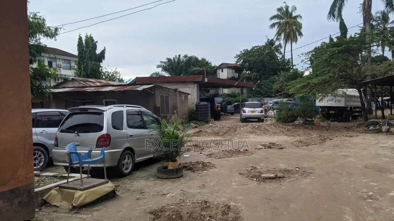 Kiwanja Kinauzwa Mlimani City Dar-Es-Salaam