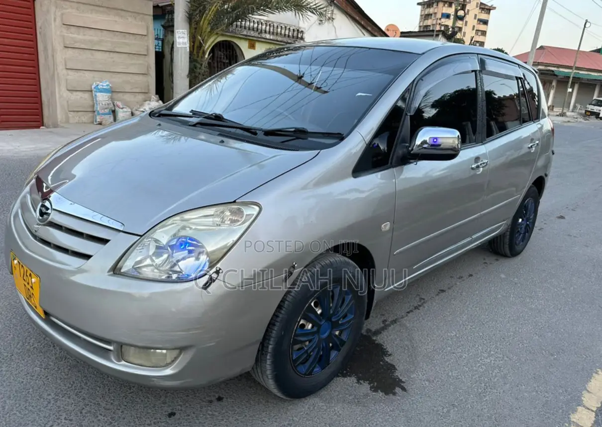 Toyota Corolla Spacio 2004 Silver