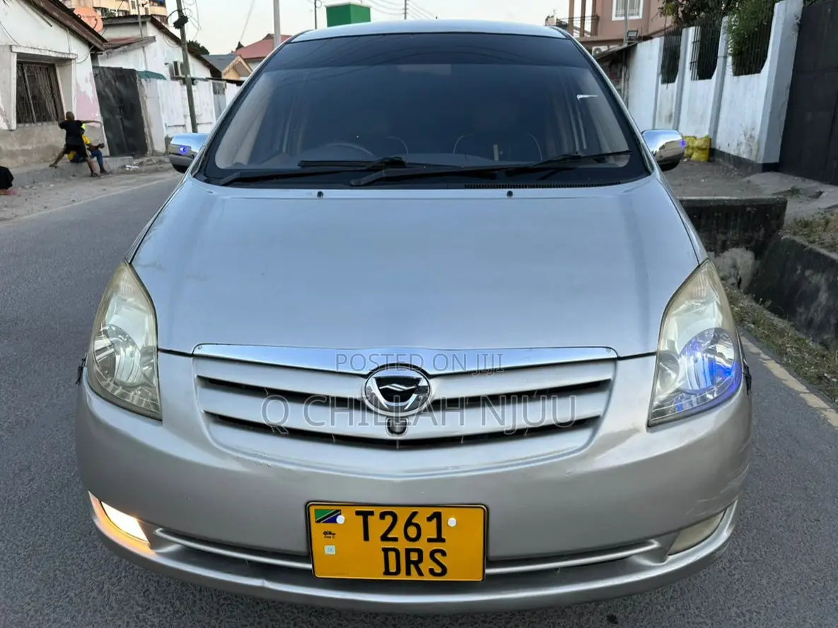 Toyota Corolla Spacio 2004 Silver