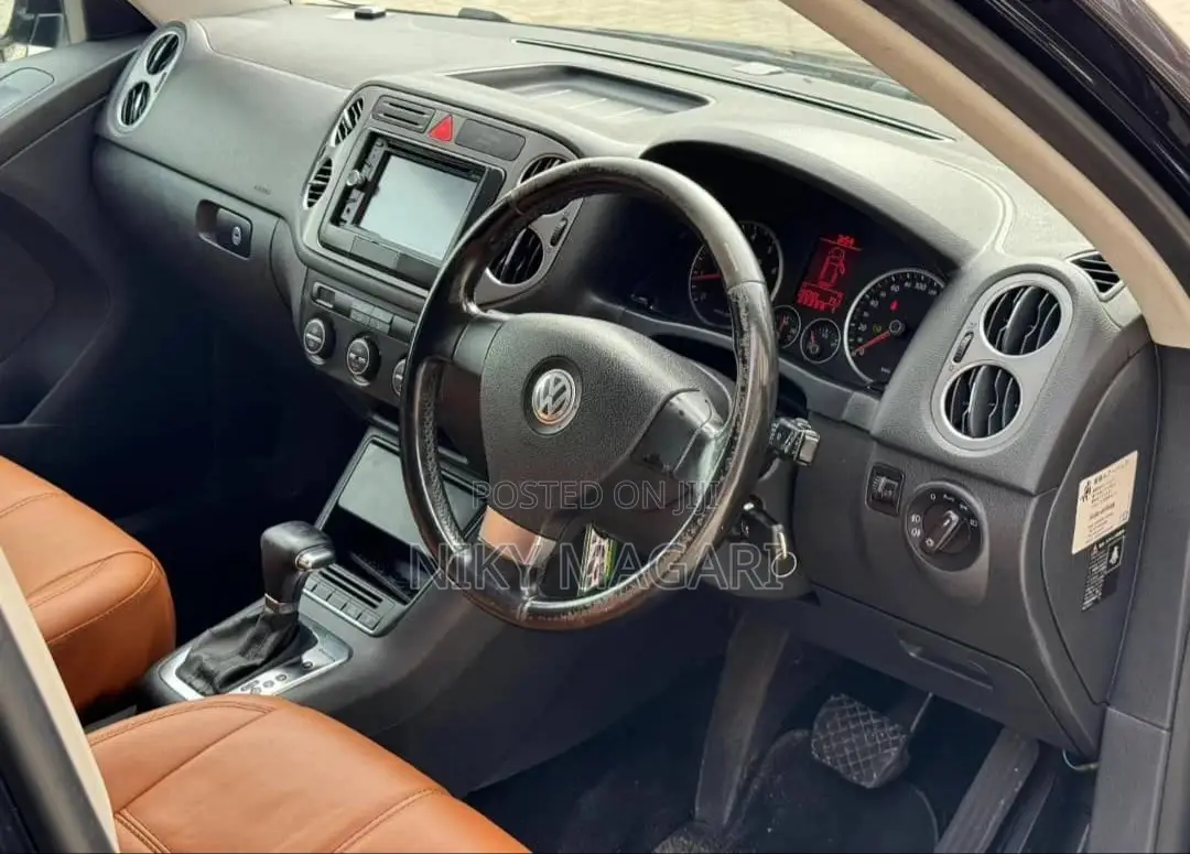 Volkswagen Tiguan 2010 Black