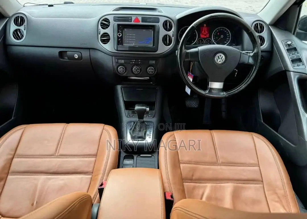 Volkswagen Tiguan 2010 Black