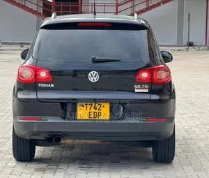 Volkswagen Tiguan 2010 Black