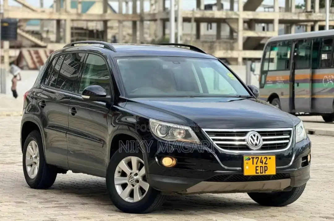 Volkswagen Tiguan 2010 Black
