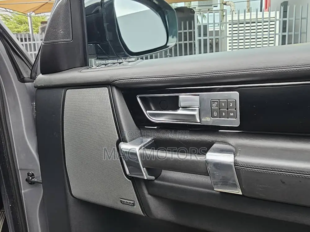 Land Rover Discovery 2014 Gray