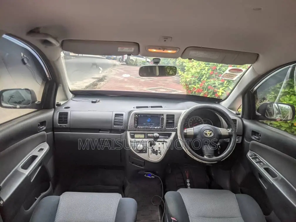 Toyota Wish 2004 Gray