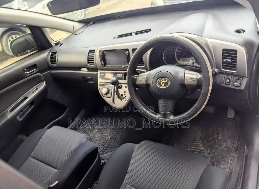 Toyota Wish 2004 Gray