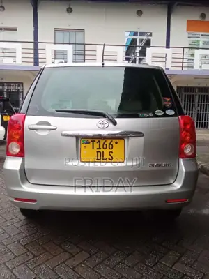 Toyota Raum 2006 Silver
