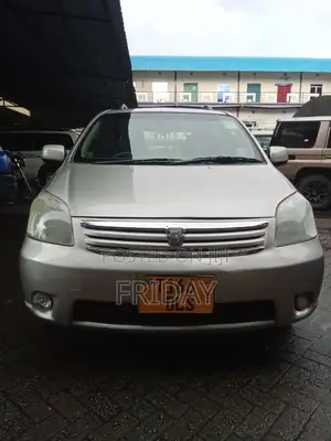 Toyota Raum 2006 Silver